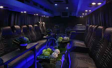 The Reference VIP Lounge, VIPbus 30 tot 50 personen