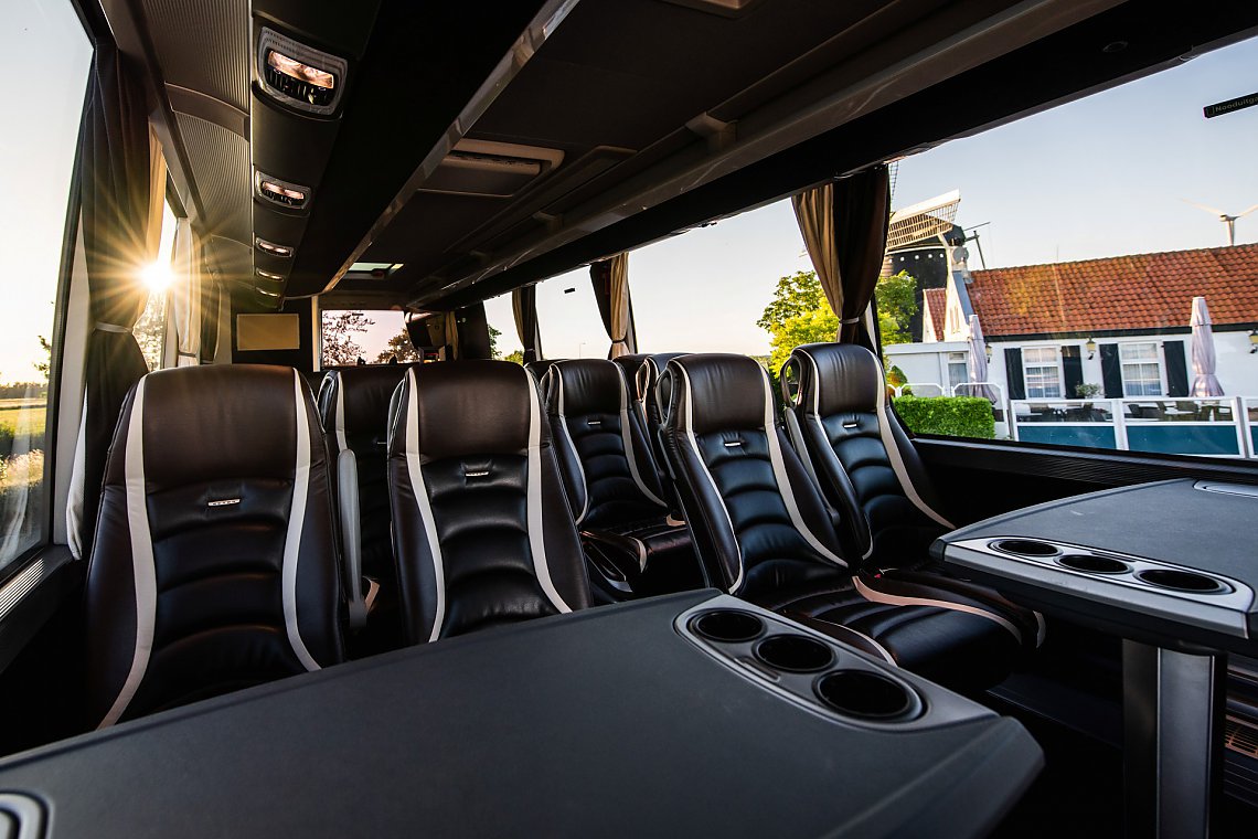 huren 26 persoons luxe bus